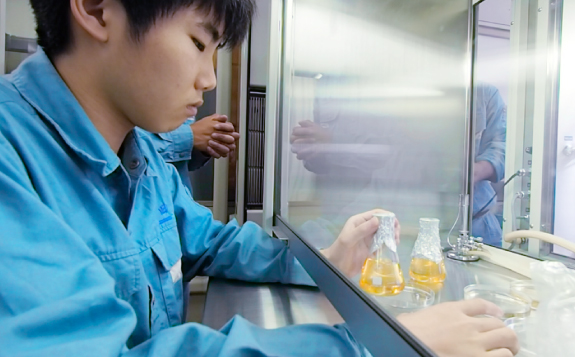 発酵など身近なものから酵素や微生物を利用した化学工業までを学ぶ！